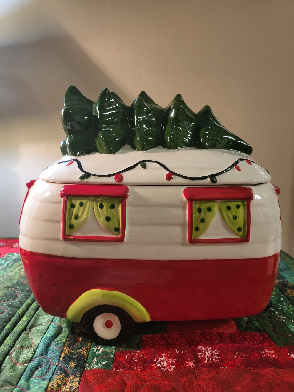 Holly & Joy Ceramic Christmas Camper Cookie Jar Vintage Style Retro RV 10.5”